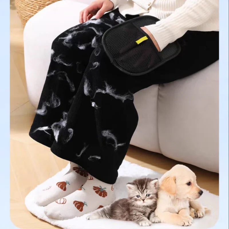 Electrostatic Hair Removal Gloves for Easy Cleanup